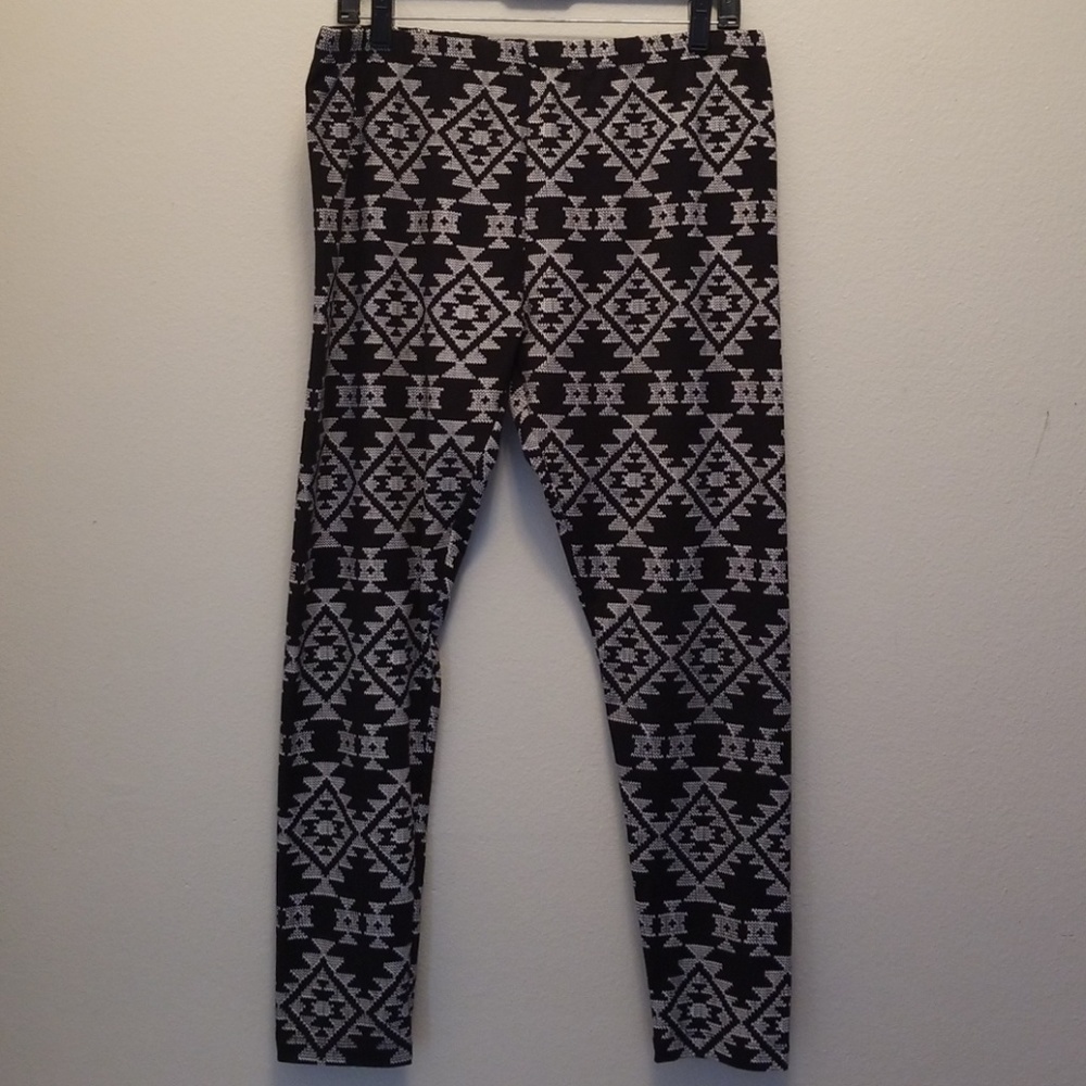 Tribal print leggins